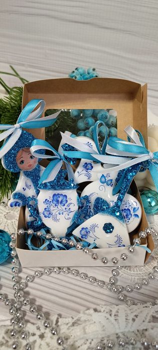 Новогодние игрушки