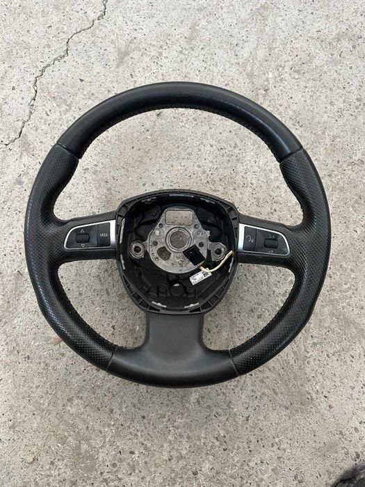 Volan cu comenzi 3 spite si piele perforata audi a4 b8 2010