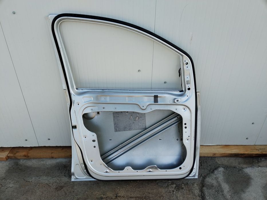 Usa stanga fata VW Touran, 2003, 2004, 2005, 2006, 2007, 2008, 2009, 2010, 2011, 2012, 2013, 2014.