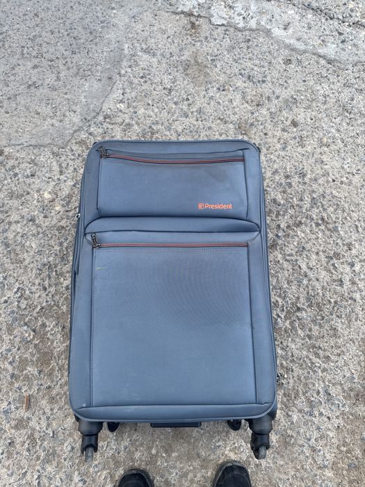 Продам чемодан в отличном все работает