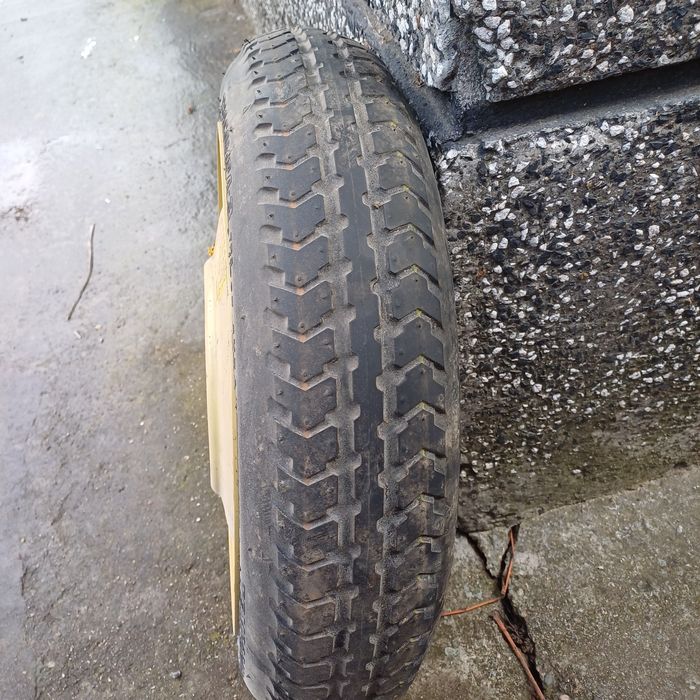 Резервна гума тип патерица