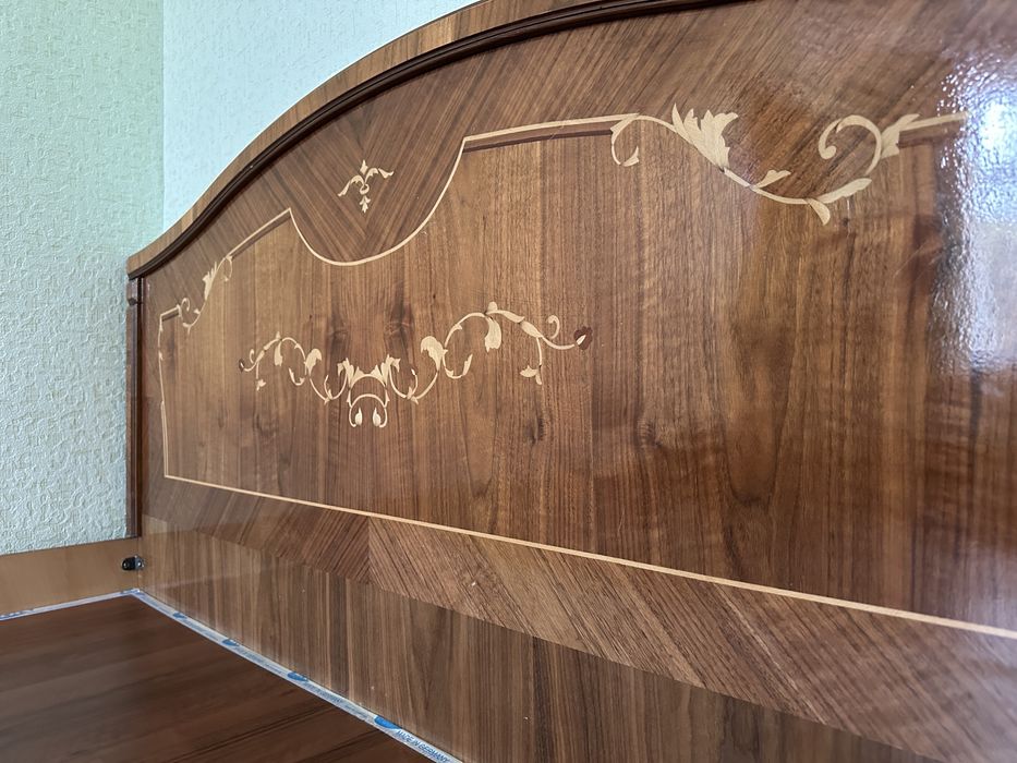 Продам двухспальную кровать