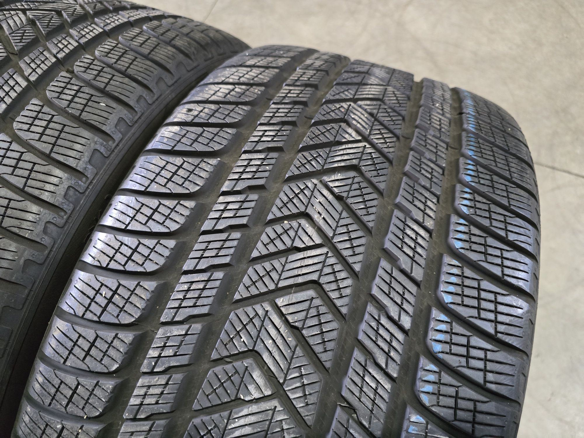 325/35/22//285/40/22 PIRELLI