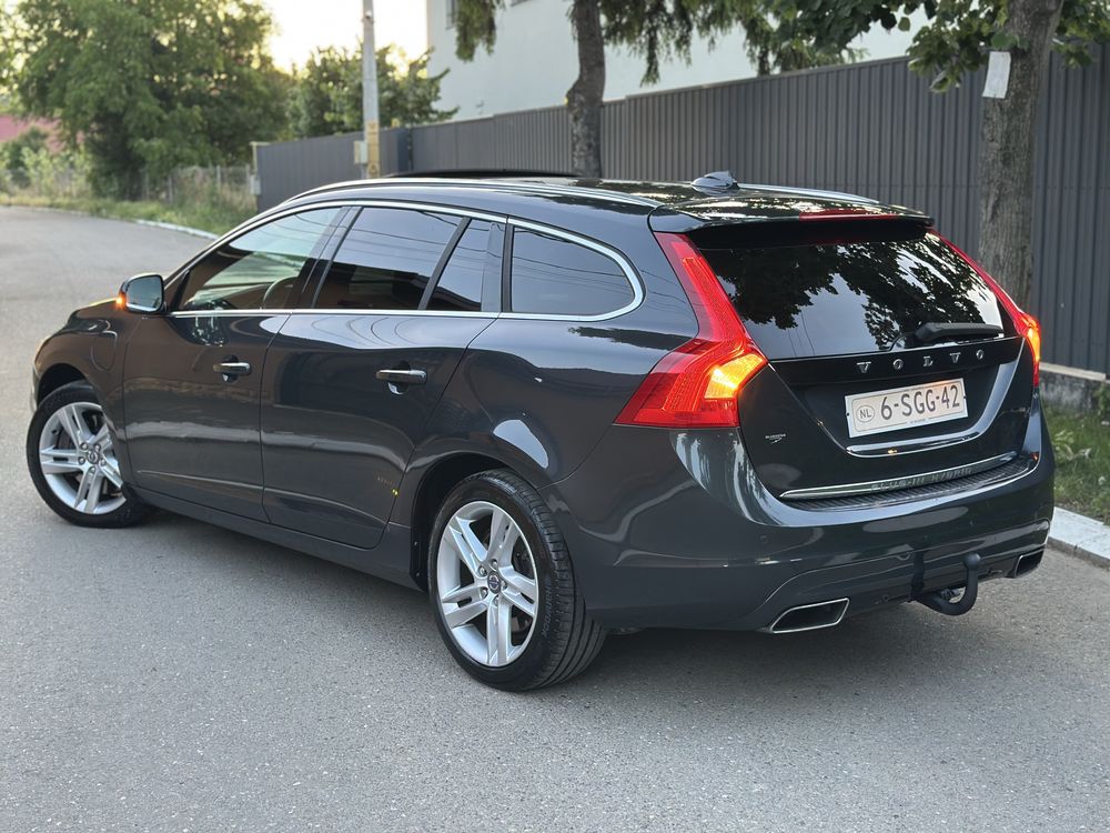 Volvo V60 D6 4x4 Hybrid 2.4D 288cp 2014 Full Option Trapa Camera