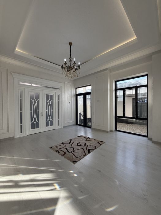 6 хонали НЕОКЛАССИКА ховли сотилади! Сергили тумани, 11 метро бекати