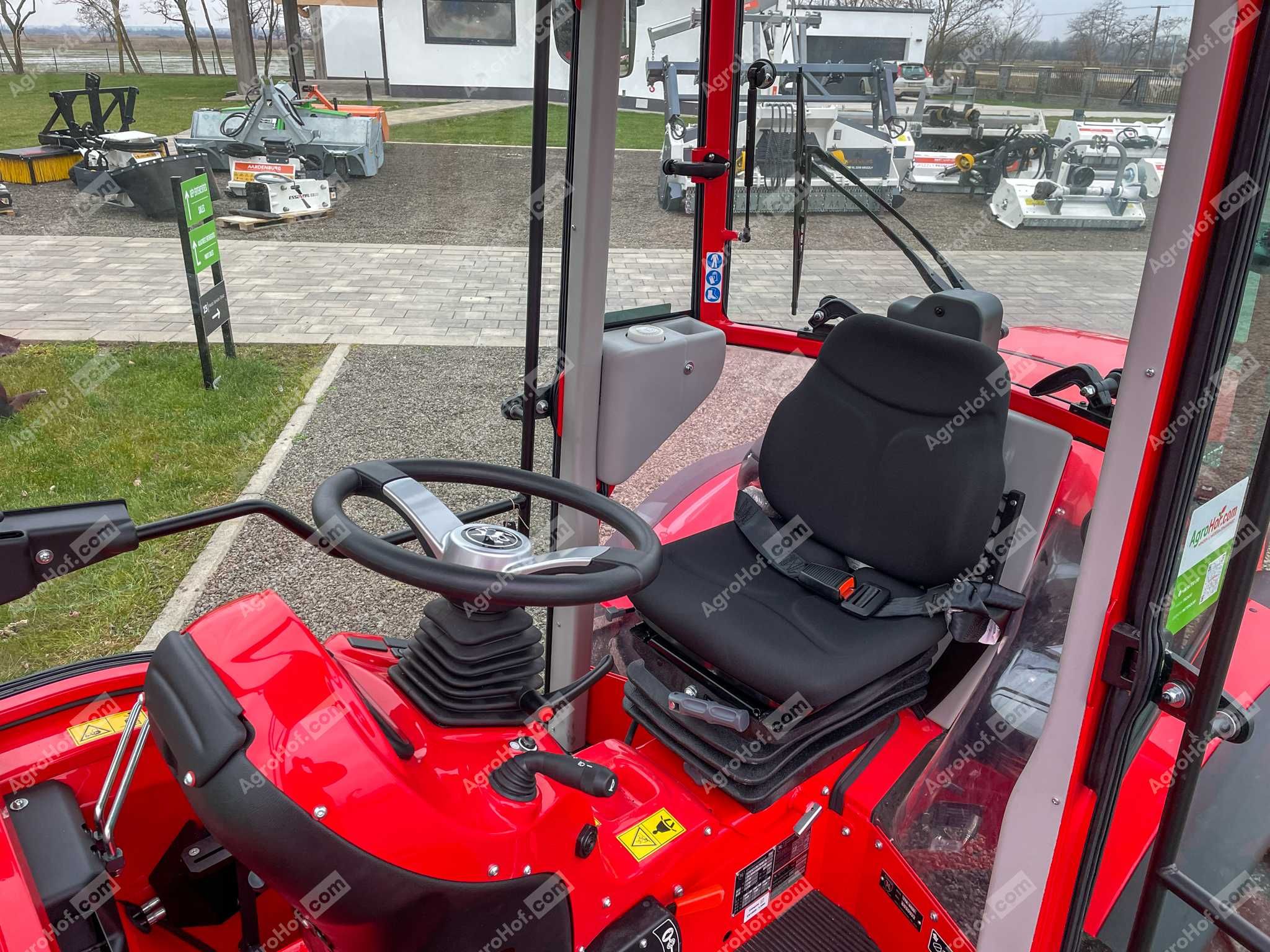 Carraro TTR 4800 HST Tractor de plantare-cu scaun/direcție reversibilă