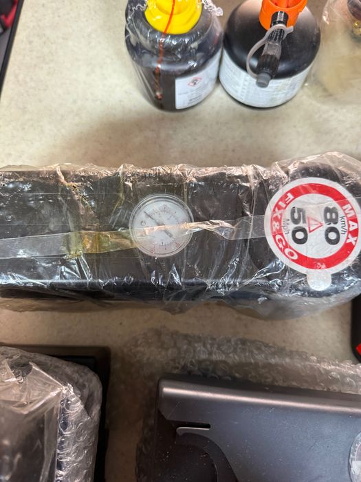 Компресори за гуми и аварийни комплекти