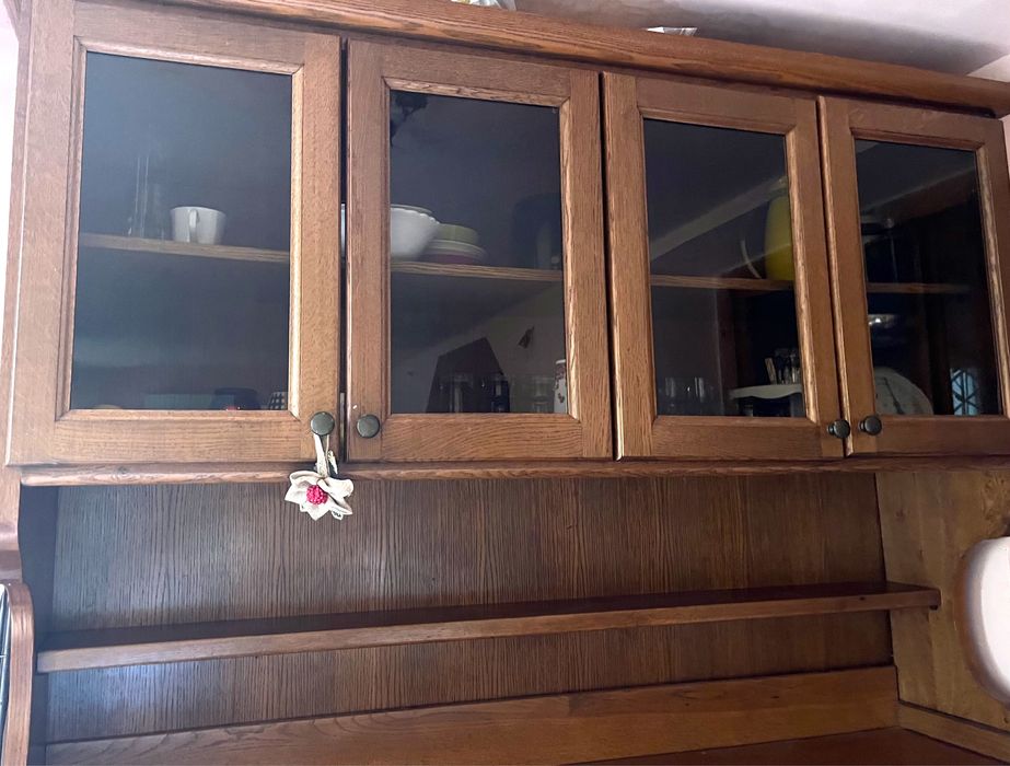 Bufet / mobila bucatarie din lemn masiv cu vitrina