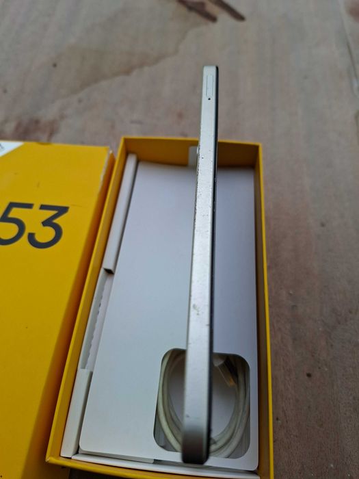 Смардфон Realme C53
