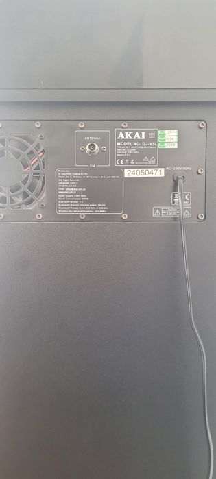 Vând boxa akai activa 350W rms Bluetooth, USB,card