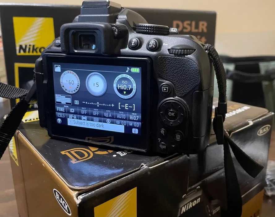 Nikon D5300 + обектив 18-55mm VR
