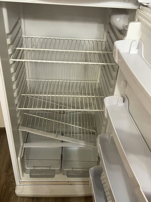 Продается холодильник Indesit