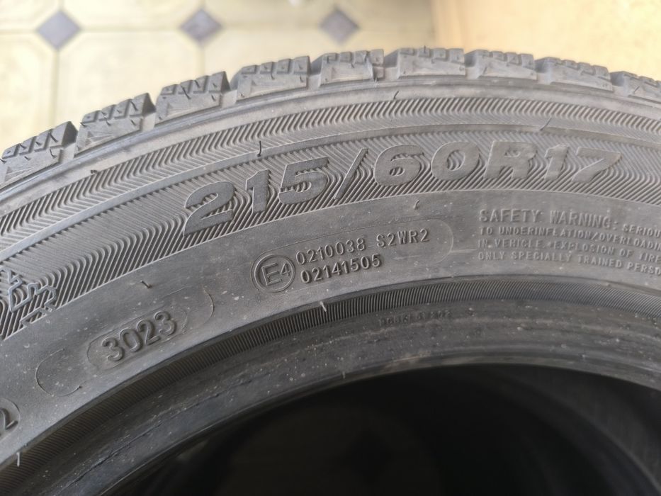 Продам комплект зимних шин