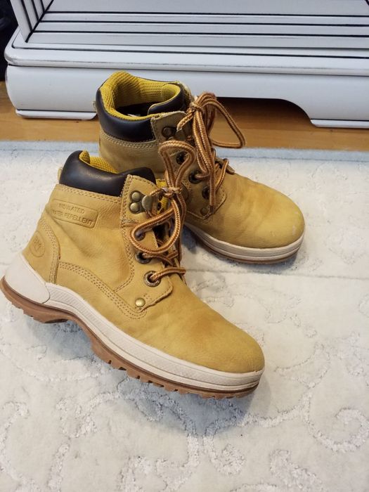 Ghete Insulated mărime 31. Piele naturala.