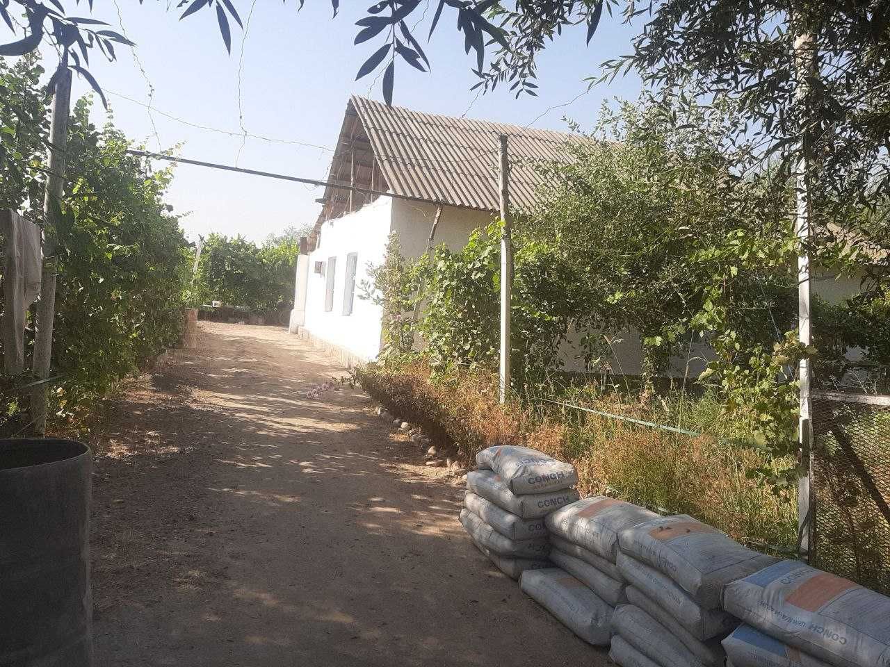 Uy sotiladi.  Srochna