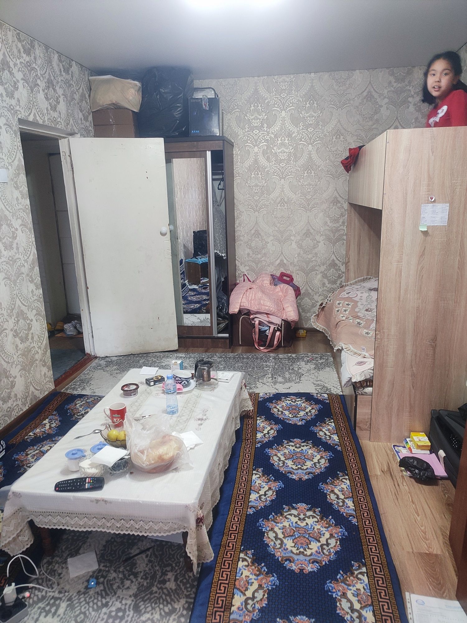 Продаю 2 комнатную квартиру массив Водник  (Базар Корзинка)