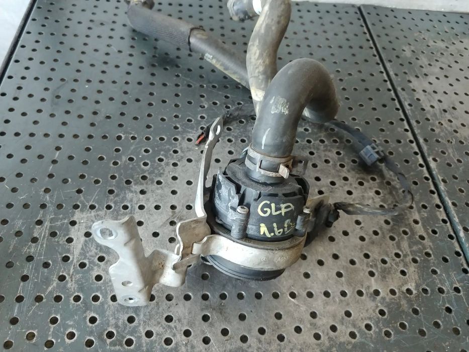 pompa recirculare apa 1.6b cla x117  mercedes a-class w176 b-class w246  gla  a0005000686  0392023206