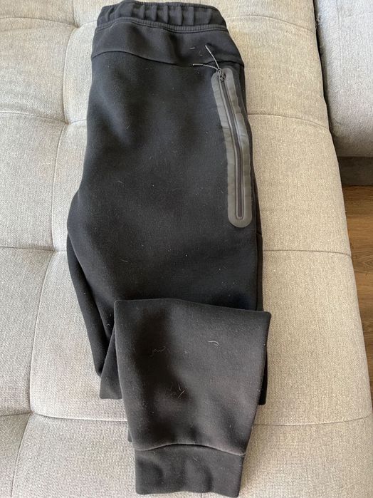 Оригинално долнище Nike tech fleece