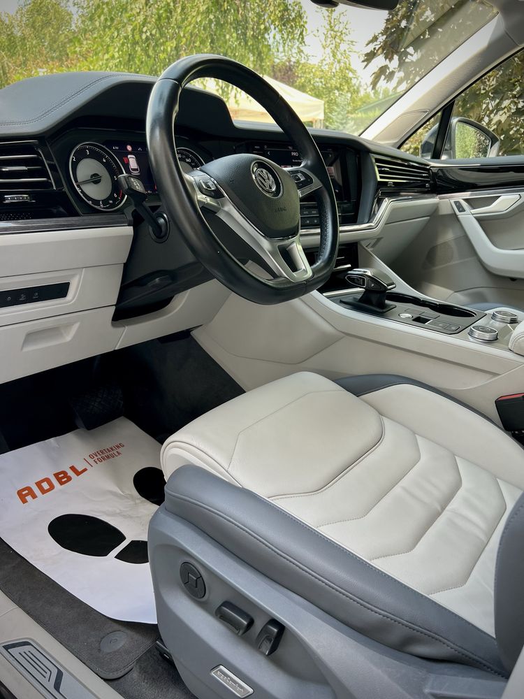 Volkswagen Touareg Elegance,2019 3.0TDI! Garantie 12 Luni! P.J