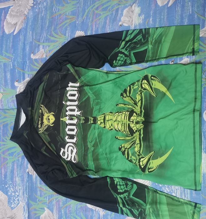 Bluza Scorpion noua