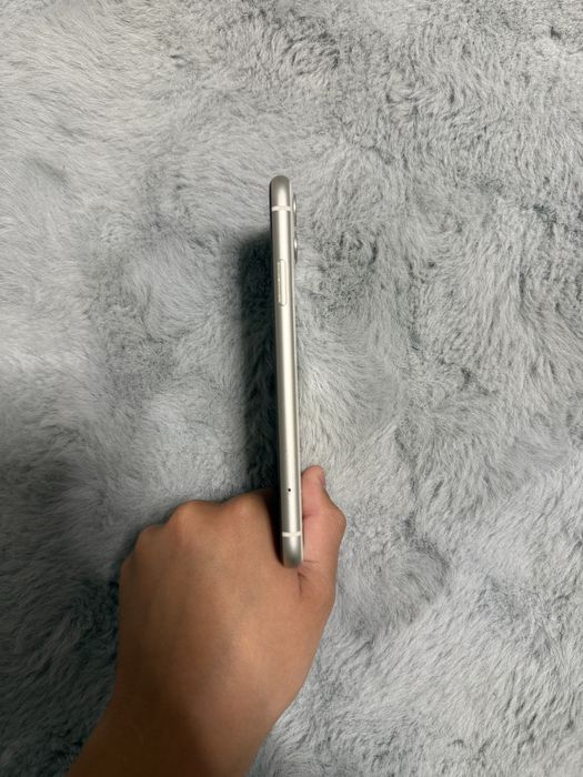 iPhone 11 Alb 128 GB, stare foarte buna