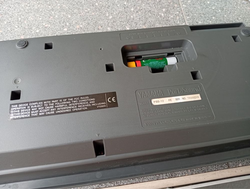 Yamaha PSS-12 синтезатор / клавир – ретро модел