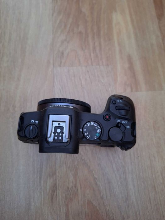 Canon R8 + Battery grip
