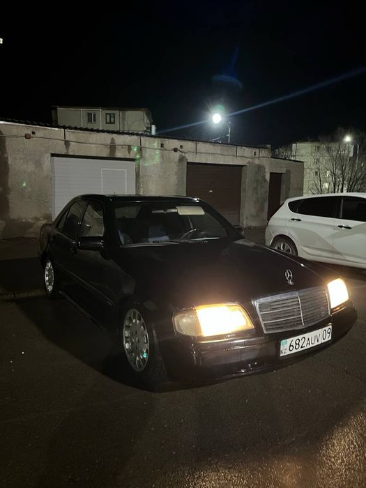 Продам мерса м104 2.8