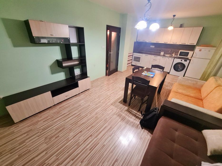 Дава се под наем Тристаен апартамент в Бургас, Славейков - 102 кв.м за 408 € - Снимка #1