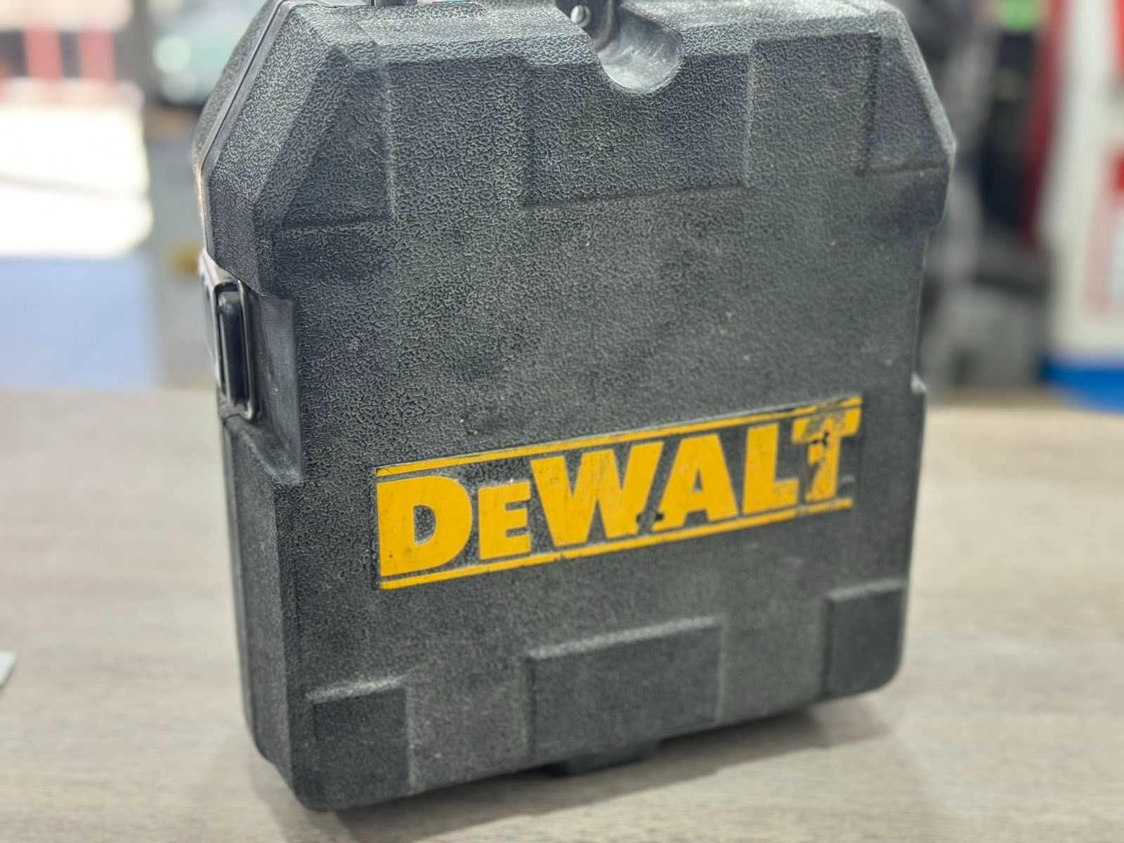 DEWALT DW089 - 3 Линеен Лазерен Нивелир