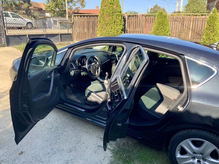 Opel Astra J  2.0 CDTI