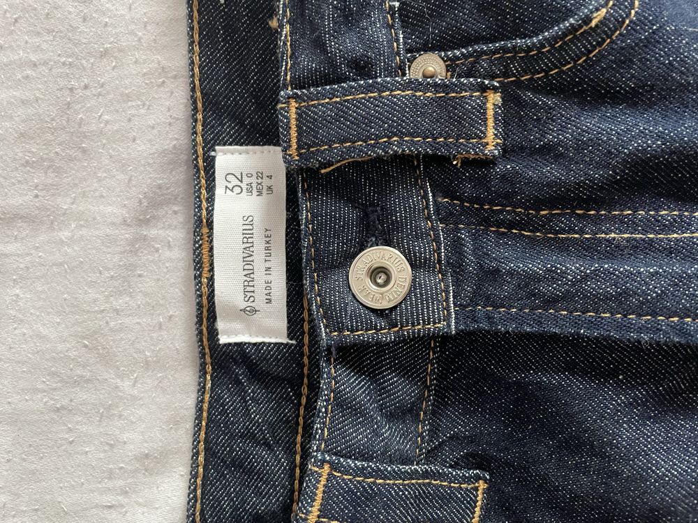 Дънкова пола от stradivarius