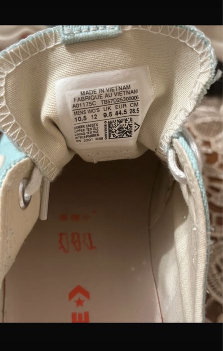 Tenisi converse ca noi