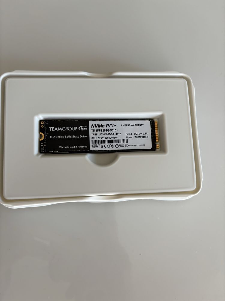 Продавам SSD 256GB NVMe PCle