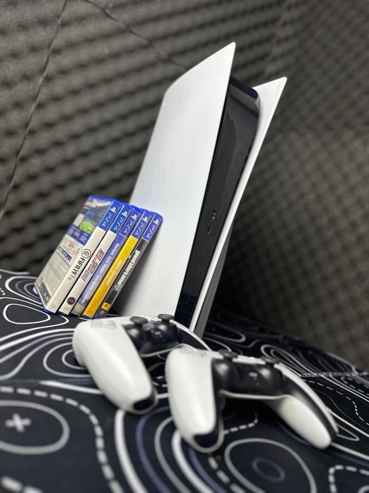 Playstation 5 / PS 5 / ПС 5 (Два дожстика ) +5 Игры на дисках