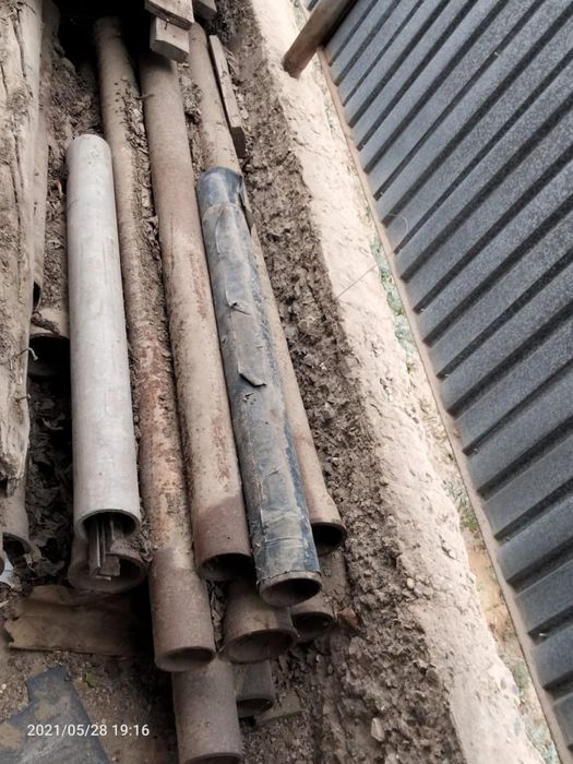 Чугунные стоики для забора или ограждения.