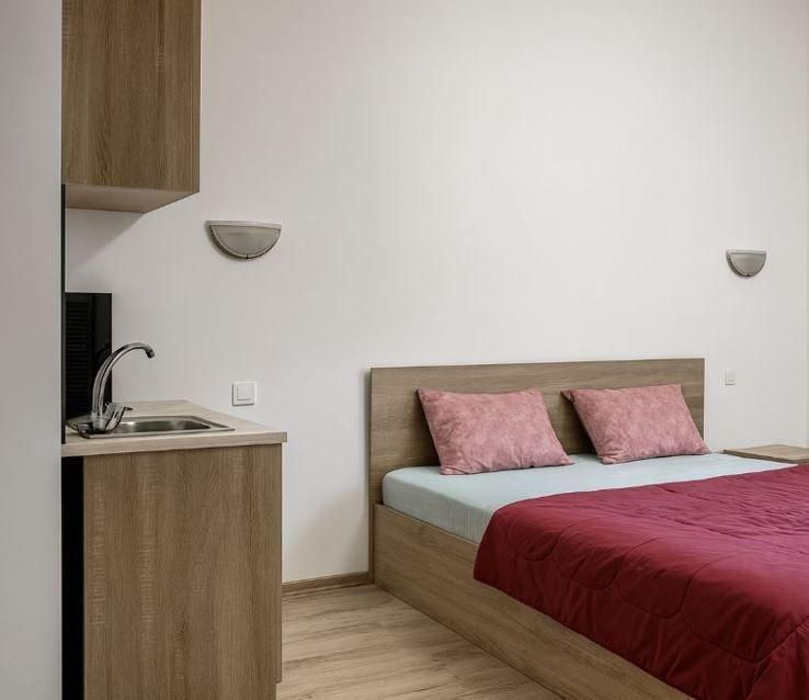 Дава се под наем Едностаен апартамент в Варна, ЖП Гара - 45 кв.м за 375 € - Снимка #1