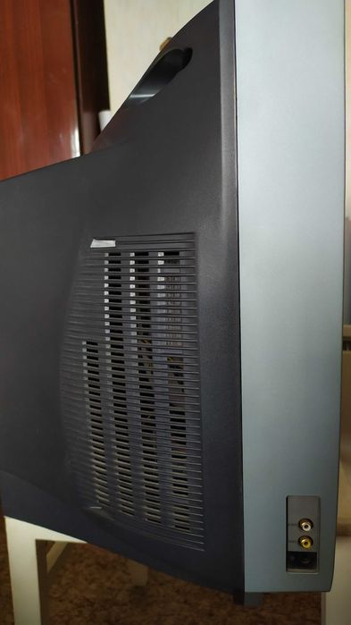 Работещ оригинален Корейски телевизор "Самсунг" с дистанционно.