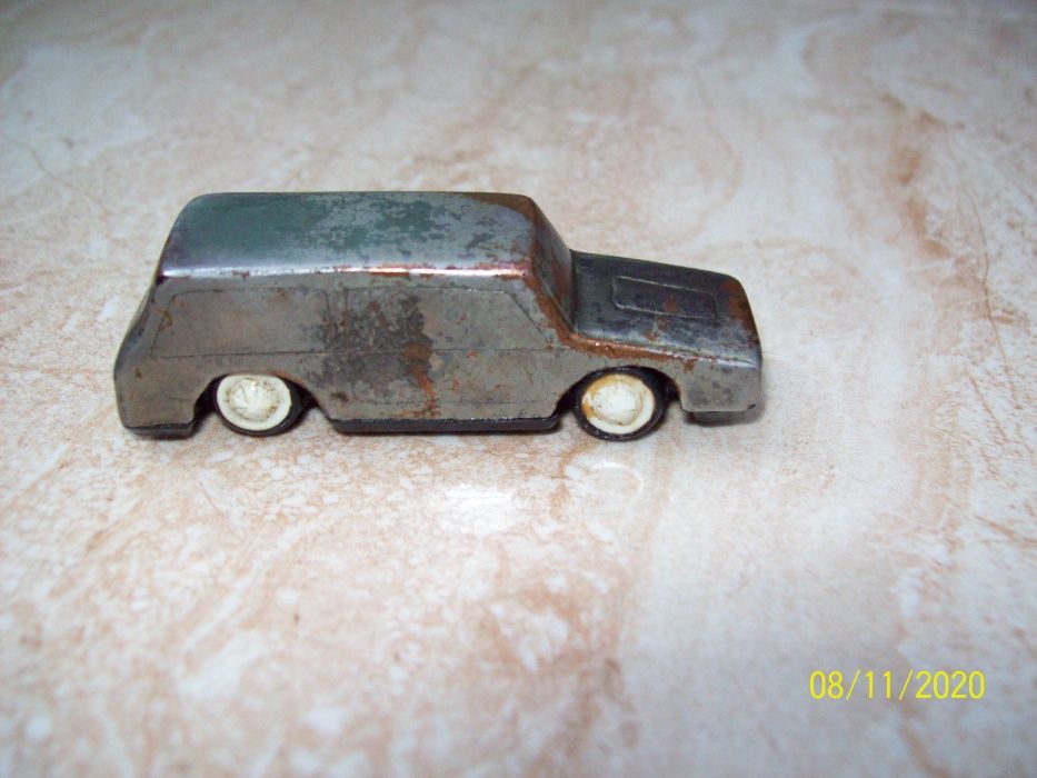 Masinuta miniatura jucarie auto epoca Dacia 1300