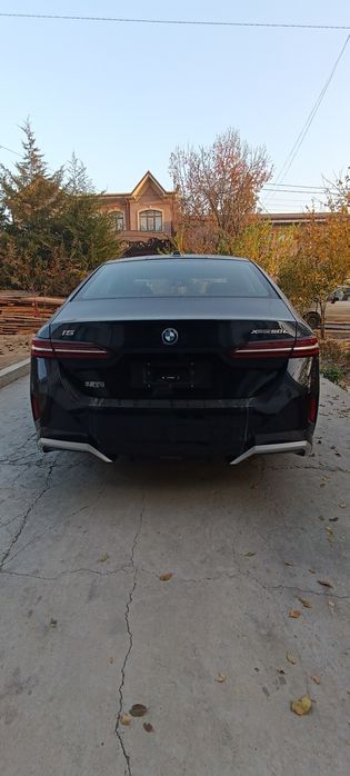 BMW I5  50 L янги 2025