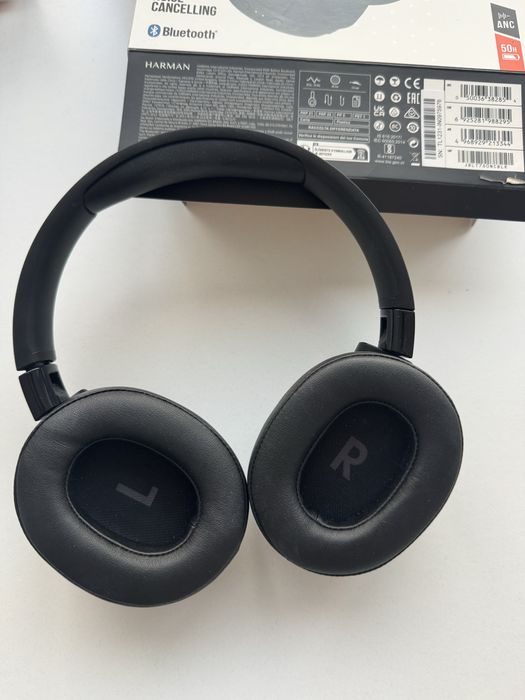 Нови Безжични слушалки JBL Tune 760NC