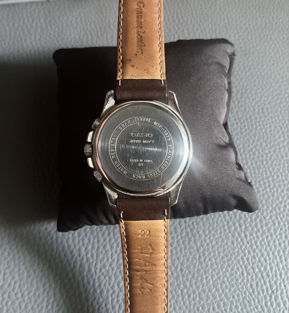 продаю часы casio mtp-1375