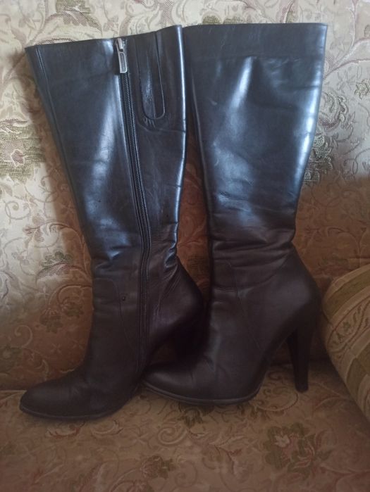 Продам женские сапоги, натуральные.