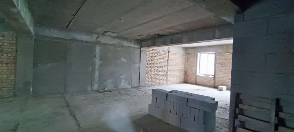 Nice villas da kvartira sotiladi 1 etaj va padval