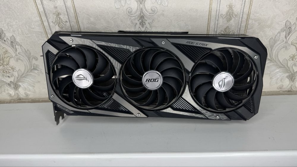 Asus Rog Strix GeForce RTX 3080 10 ГБ