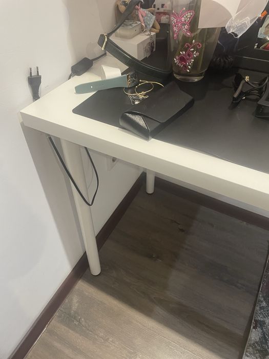 Продам письменный стол и стул