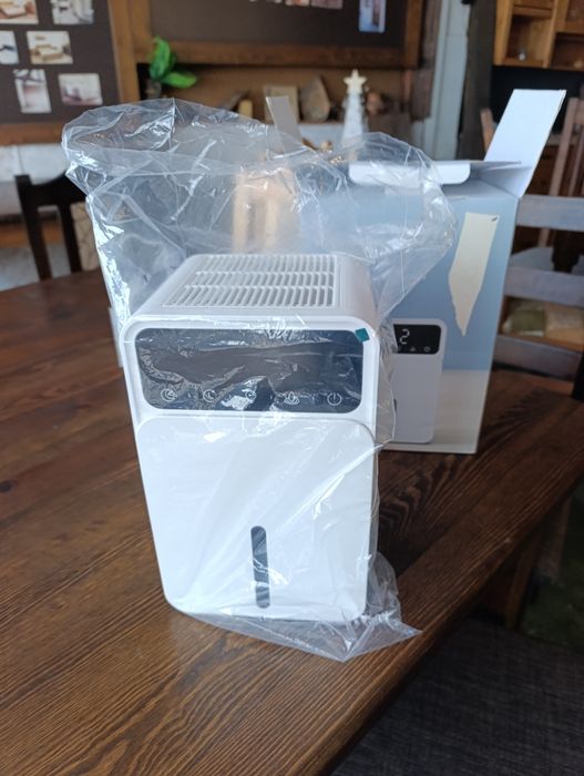 Мини влагоабсорбатор нов, тих с LCD дисплей и 12-часов таймер