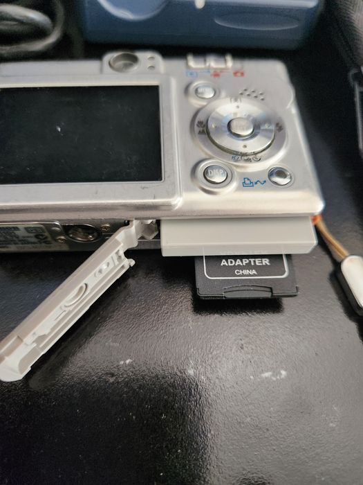 Cameră foto video CANON Ixus 40,perfect funcțională.