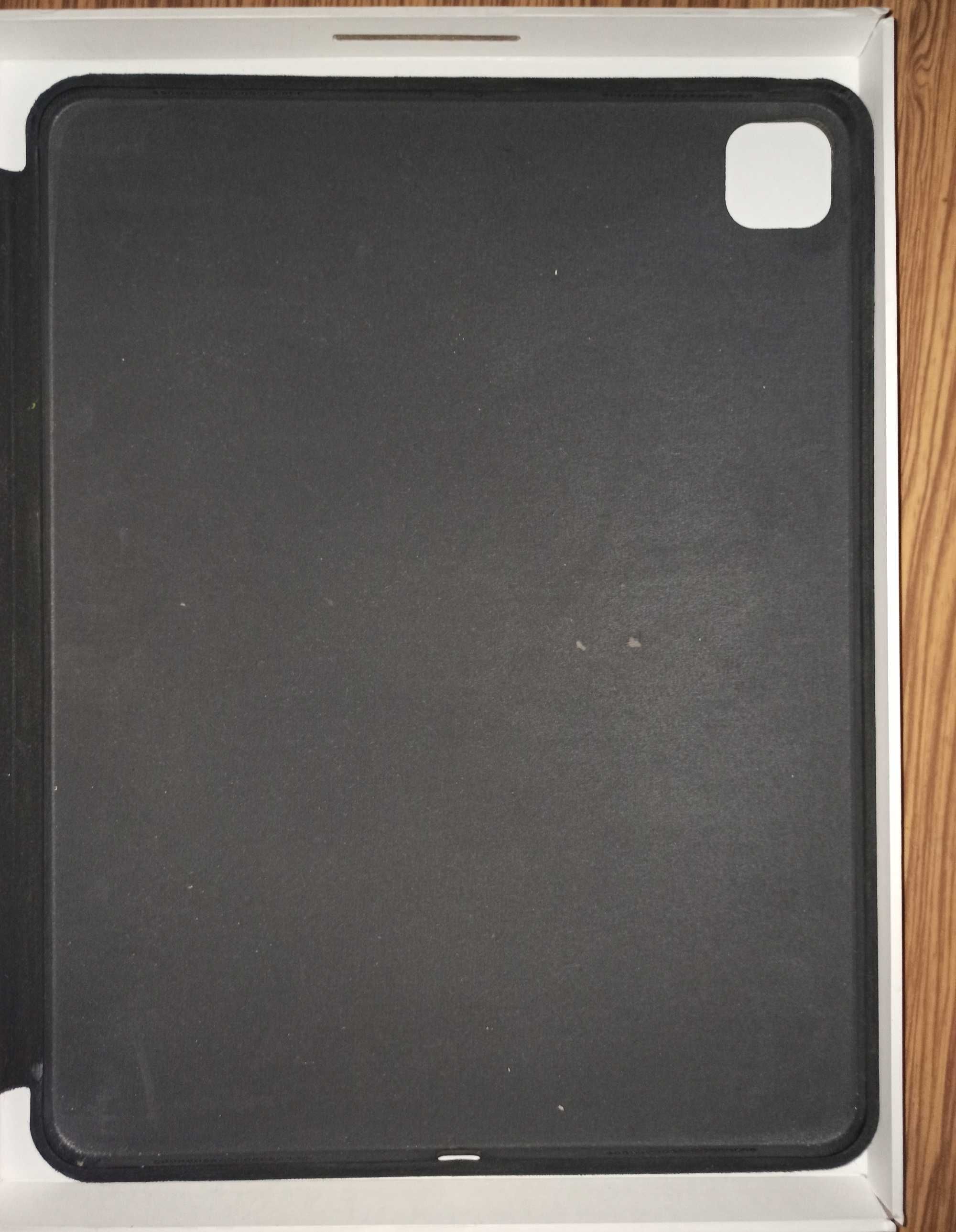 Черный чехол на iPad Pro 12.9, 5 поколения