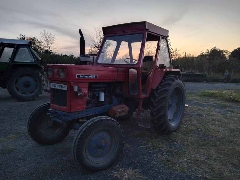 Vând tractor u650 cu plug